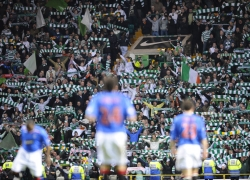 /images/fans/celtic-glasgow-rangers-supporters.jpg