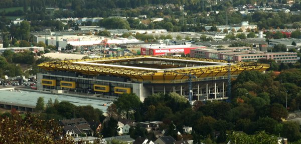 Aachen,_Neuer_Tivoli,_2009.jpg