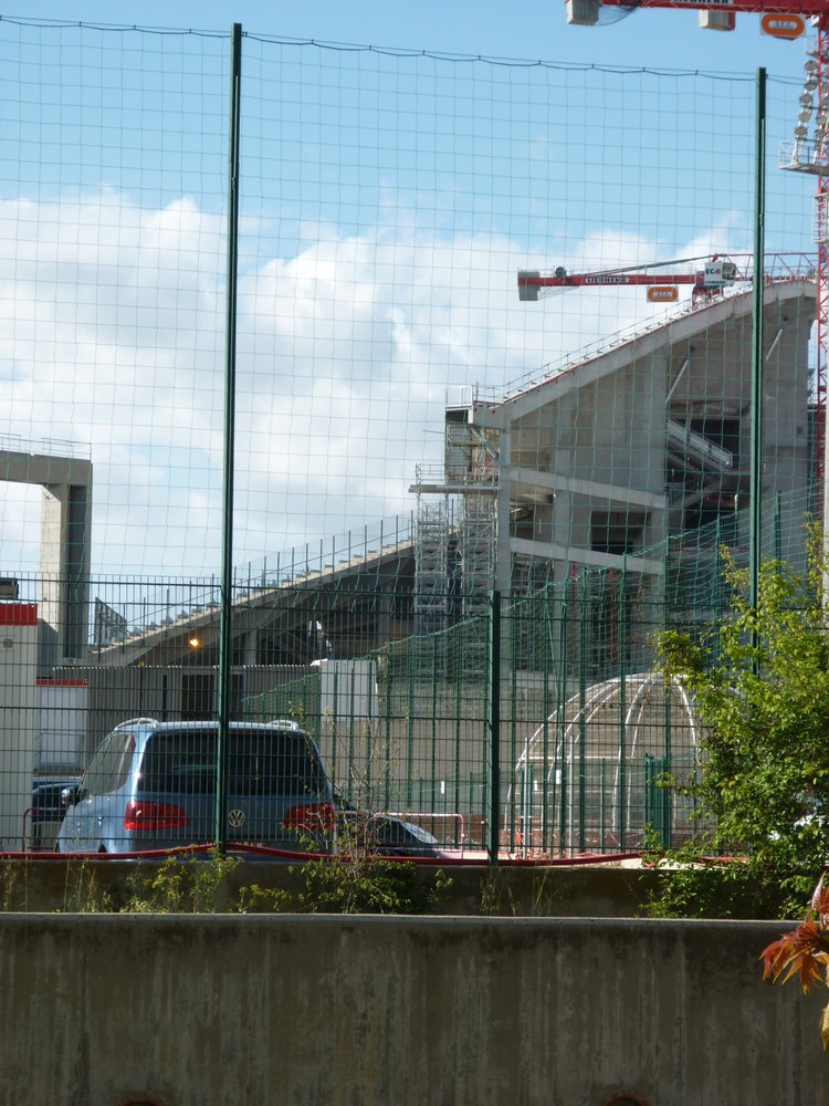 Vu de Ganay derrière le virage sud