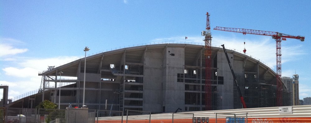 Vu de Ganay, G1 coule du béton pour finir les marches au niveau de l'arc de cercle du haut des crémaillères entre 10 et 12.