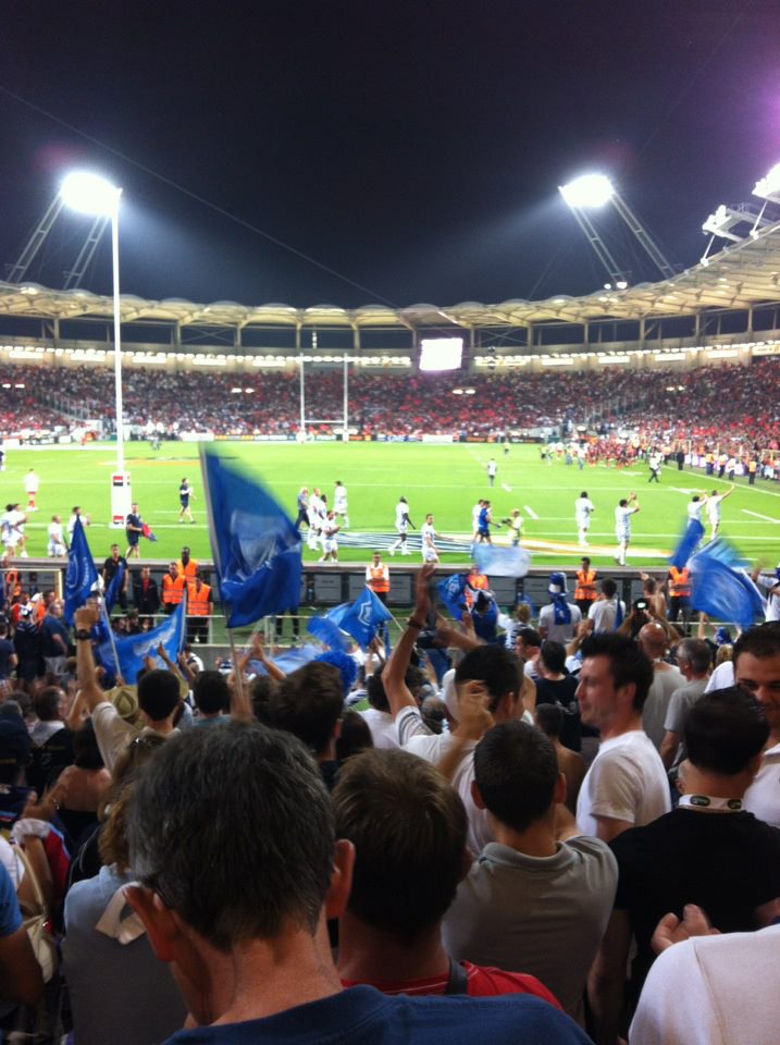 Tour d'honneur des joueurs du CO depuis le kop Castrais