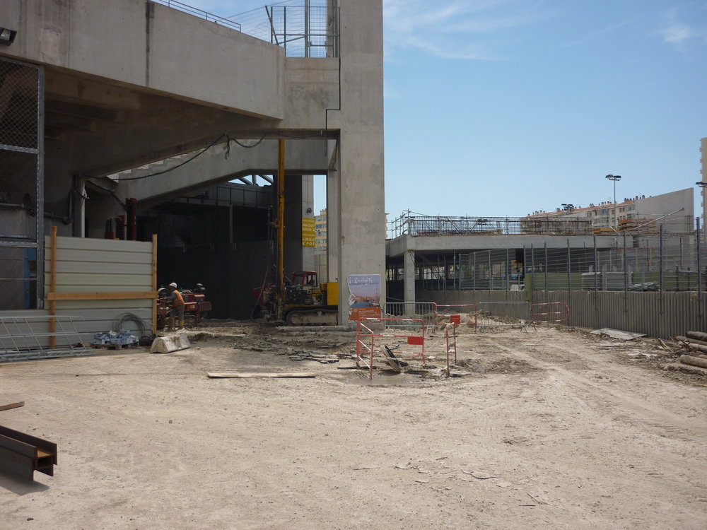 Vu du Parvis Sud et sous le VS.