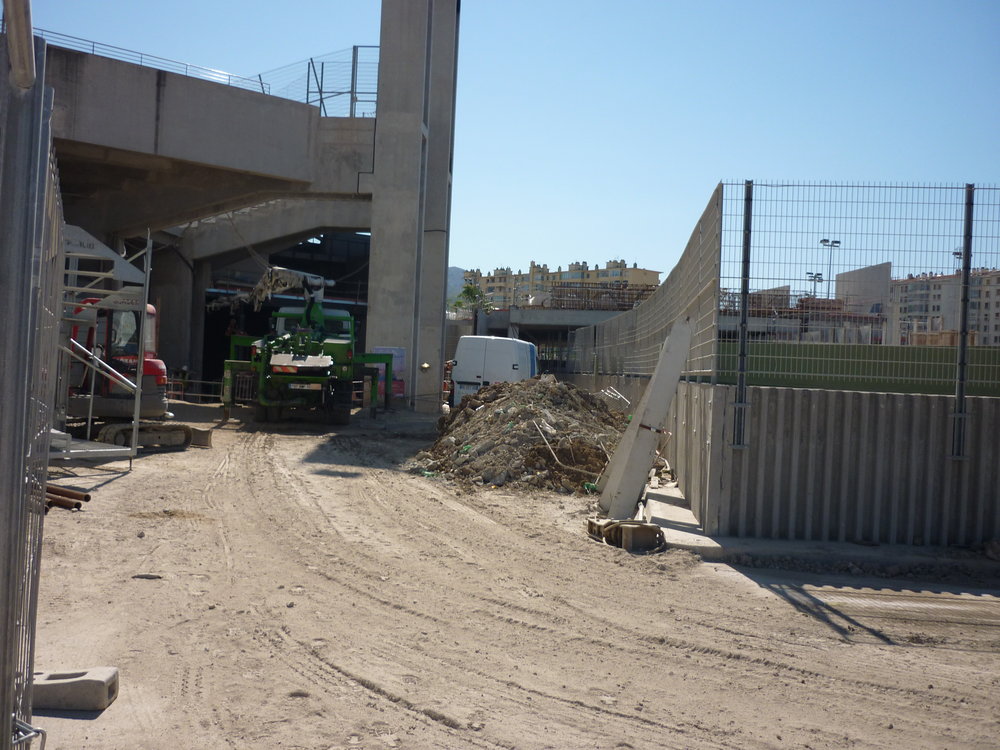 Vu Parvis Sud et réalisation du Mega-poteau Sud-Ouest.