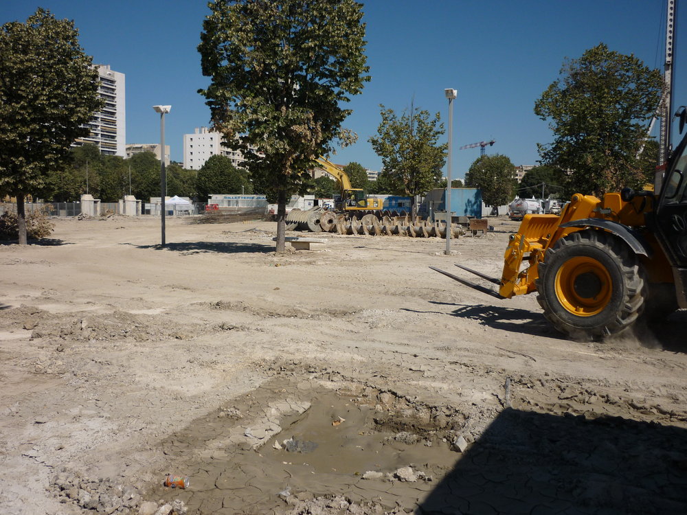 Vu du champ de bataille du Parvis Jean-Bouin.