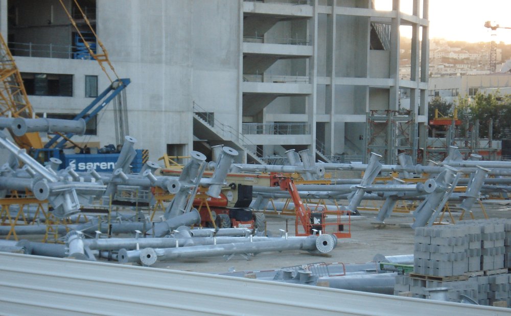 Vu des éléments de la Charpente. (on observe sur la droite au dessus de la charpente le premier palée)