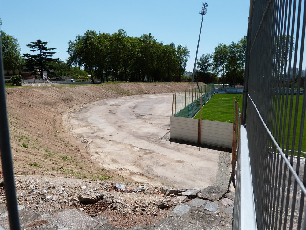 Le virage et la piste ont disparu