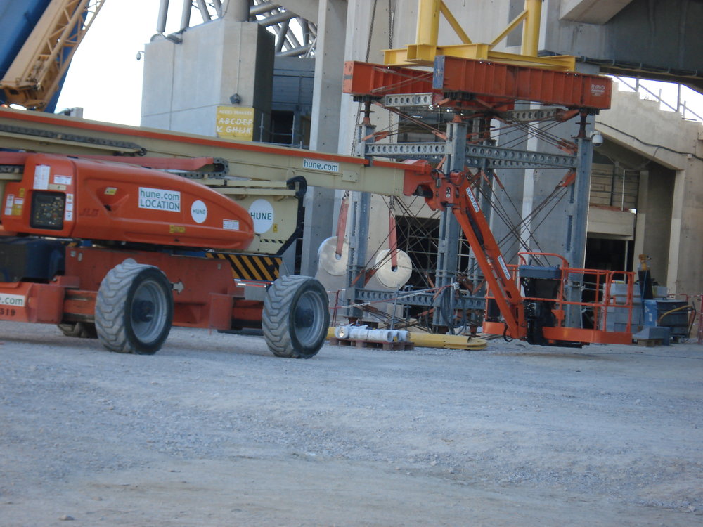 Montage de la pièce de fixation de "la jupe" ou "la charpente".