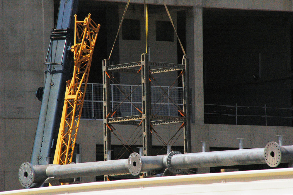 la grue était entrain de la placé