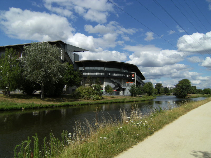 Stade_Route_de_Lorient_Tribune_Vilaine.JPG