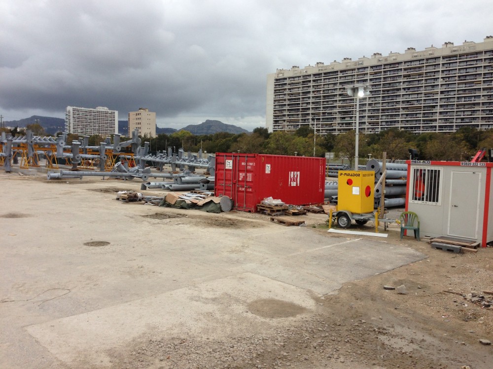 Vu côté VN avec les radiales de Jupe et peut-être celle de toit (au sol perpendiculairement au station de montage)
