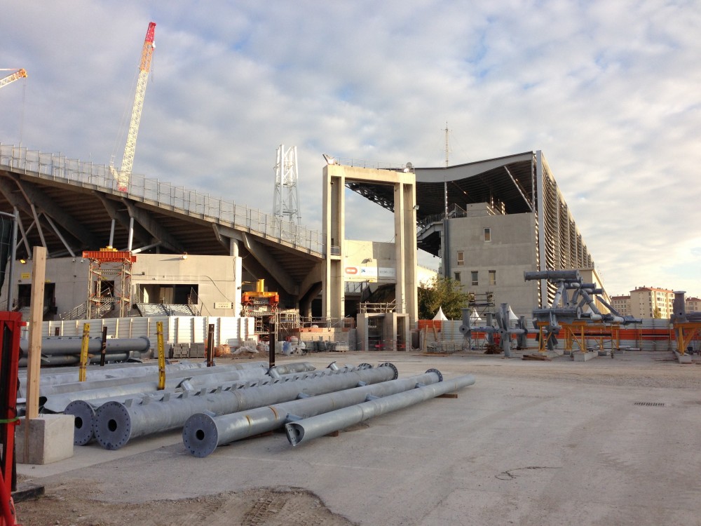 Emplacement du Mega-Poteau ou il y a eu des travaux récemment (banches)