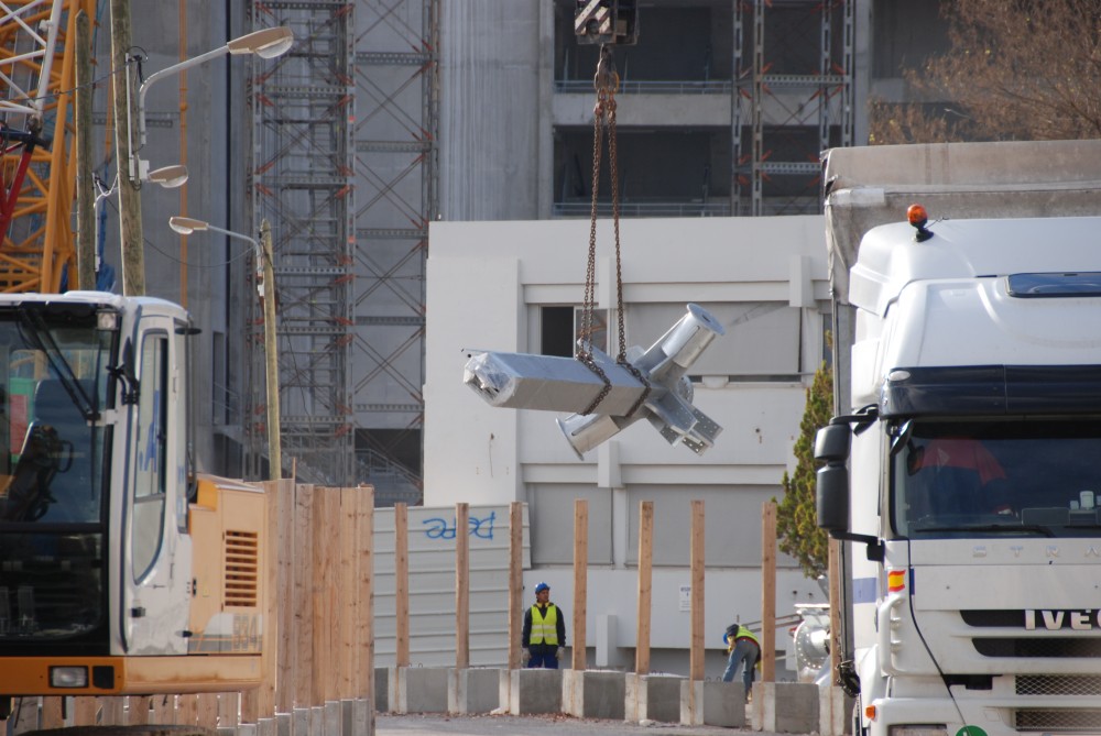 radiale de faille (dommage pour mon scoop car j'avais la photo avant arema !!! ) désolé mais hier je bossais de 9h a 18h et ensuite soirée...il faut bien vivre non ???