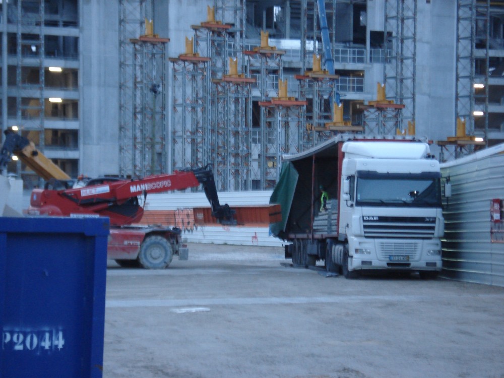 Déchargement des éléments de Palée.