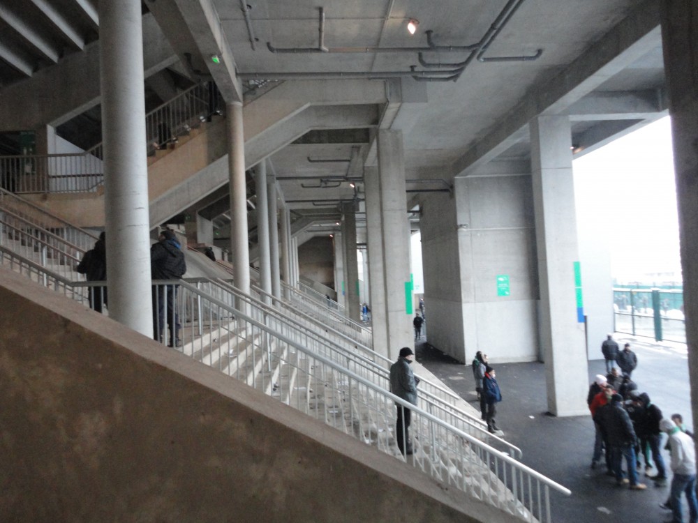 escaliers anciens menant a l ancienne paret sup