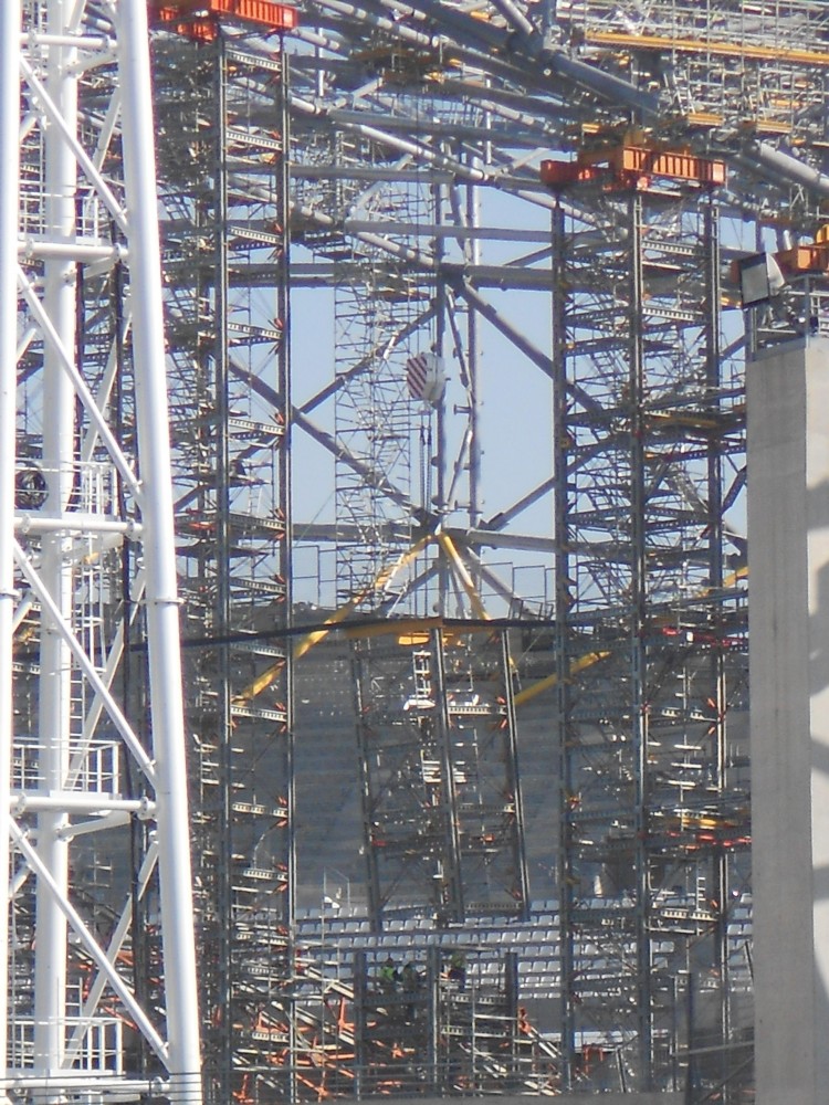 Cela passe vraiment sur le câble de précontrainte.