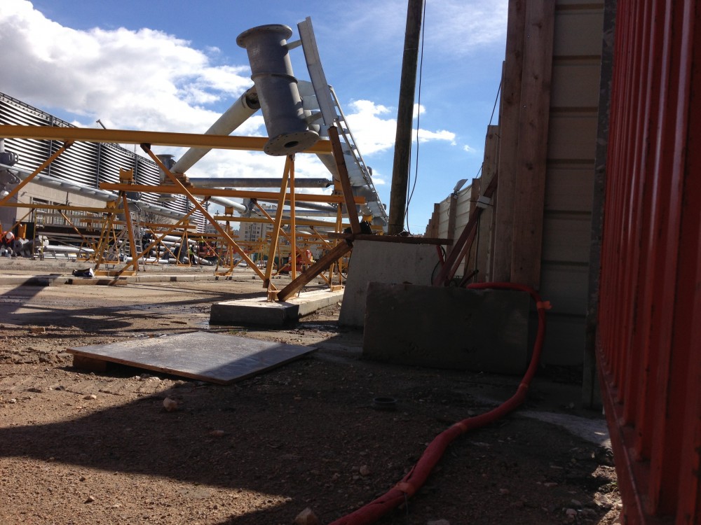 Radiale en cours de montage sur le Parvis Nord.