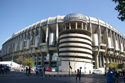Estadio_Santiago_Bernabeu_-_vista_exterior.jpg