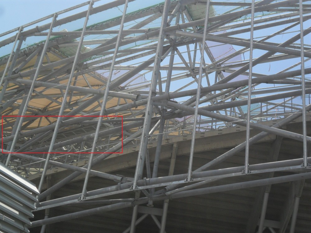 Passerelle sous pan de toile.jpg