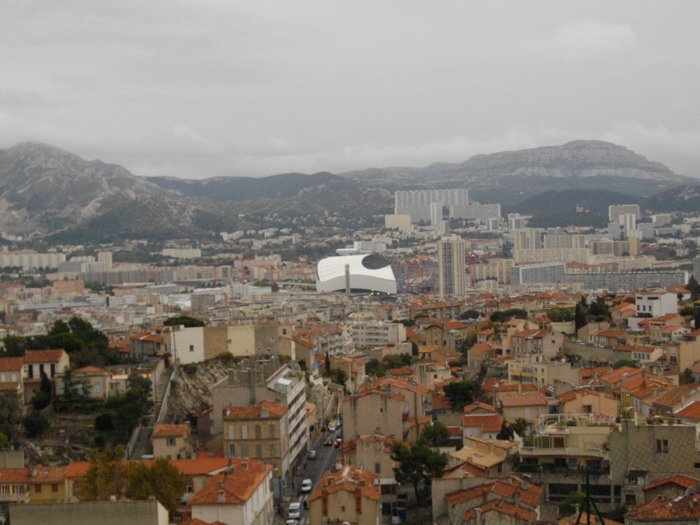 Même sous la grisaille, on ne voit que lui !