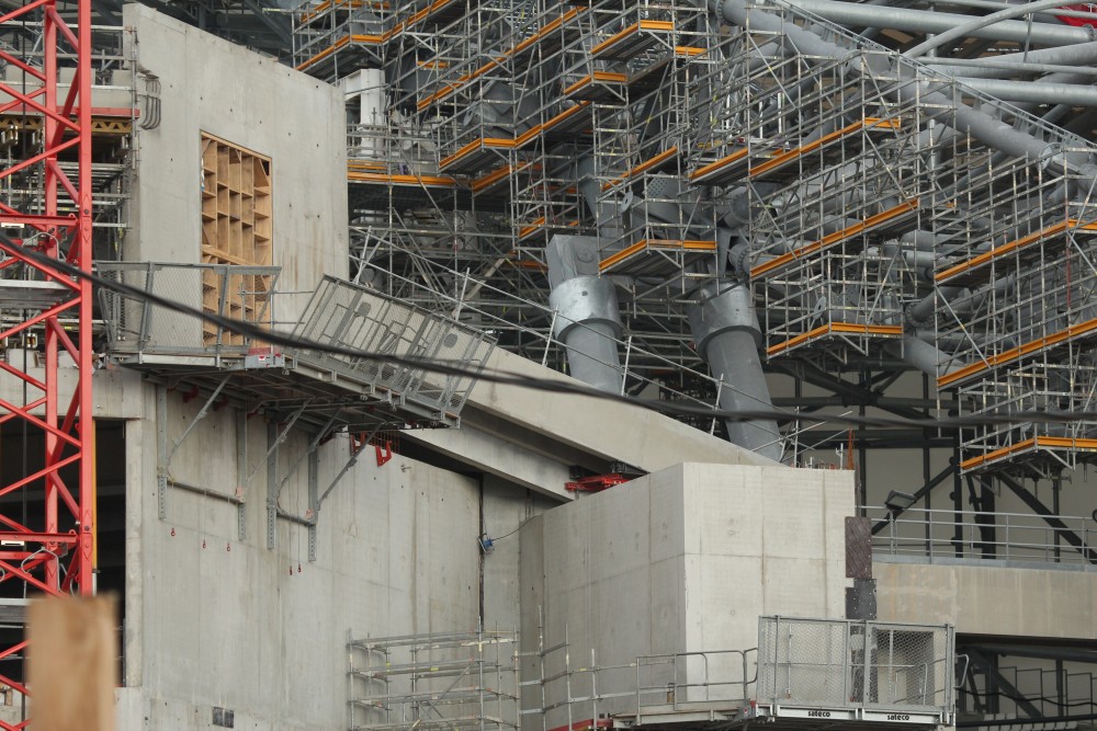 cage d'ascensseur JB-VS en contre bas de l'ouverture?