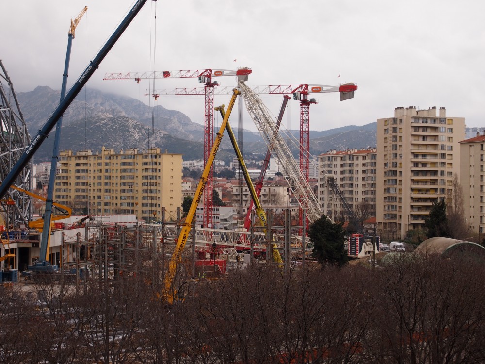 la flèche de BM grandit...grandit