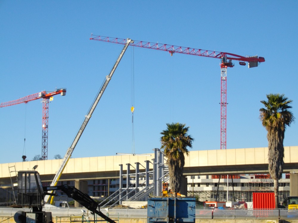 Assemblage de la structure métallique stade Delort - Tribune Est