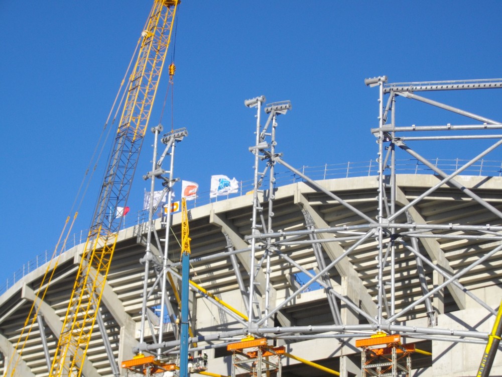 Pose de contreventements entre les radiales centrales de jupe