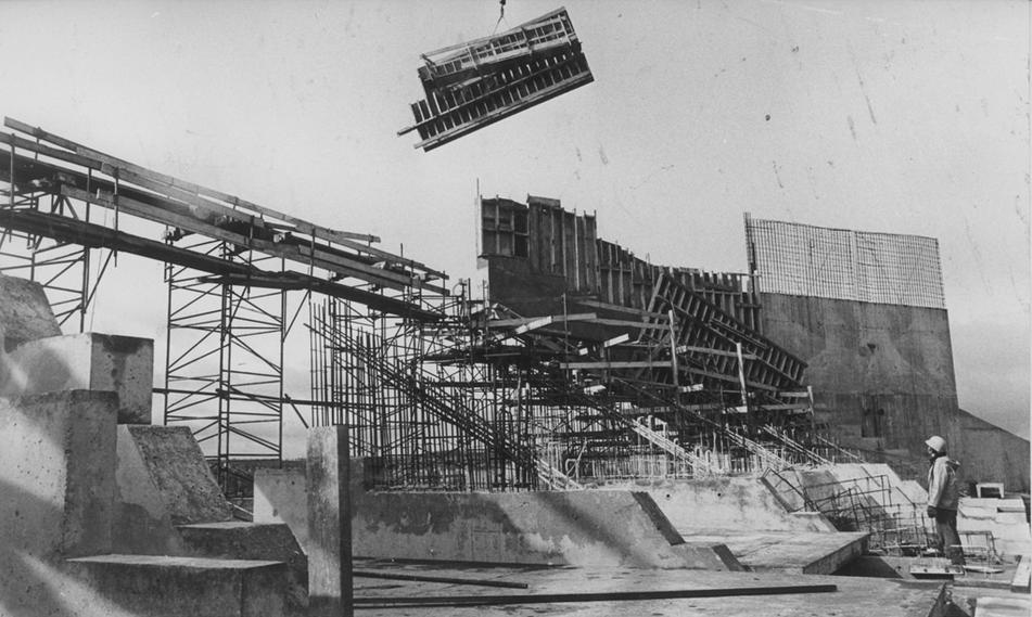 1983