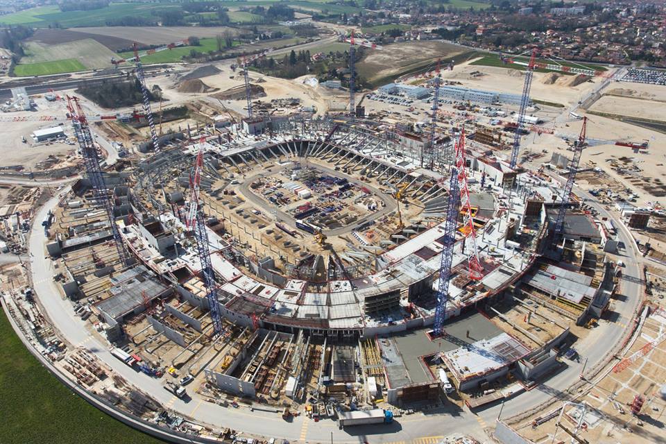 grand stade lyon 2.jpg
