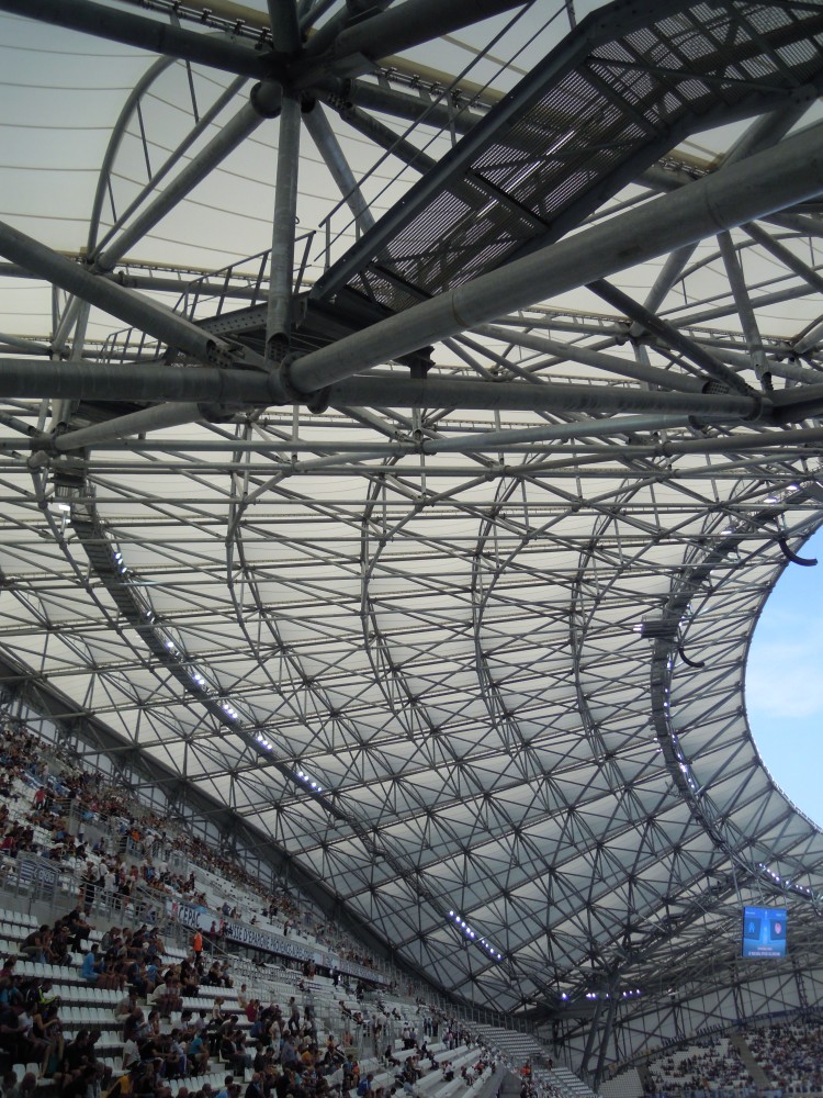Le chemin de ronde autour du toit
