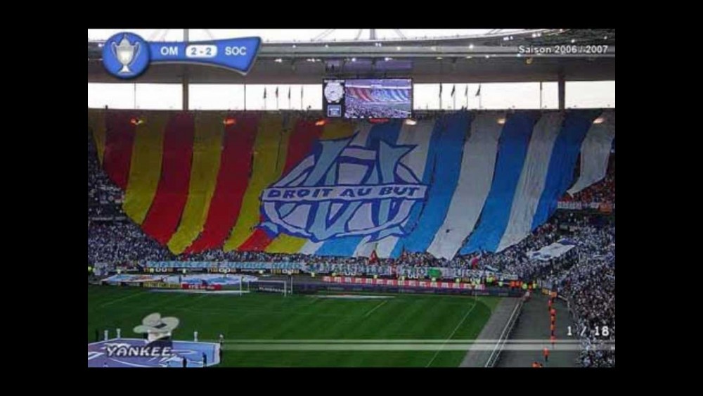 selon moi le meilleur tifo jamais réalisé au stade de France