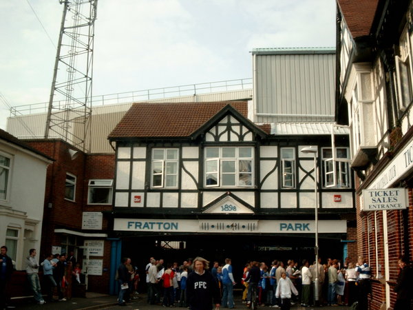 Fratton_Park_entrance.jpg