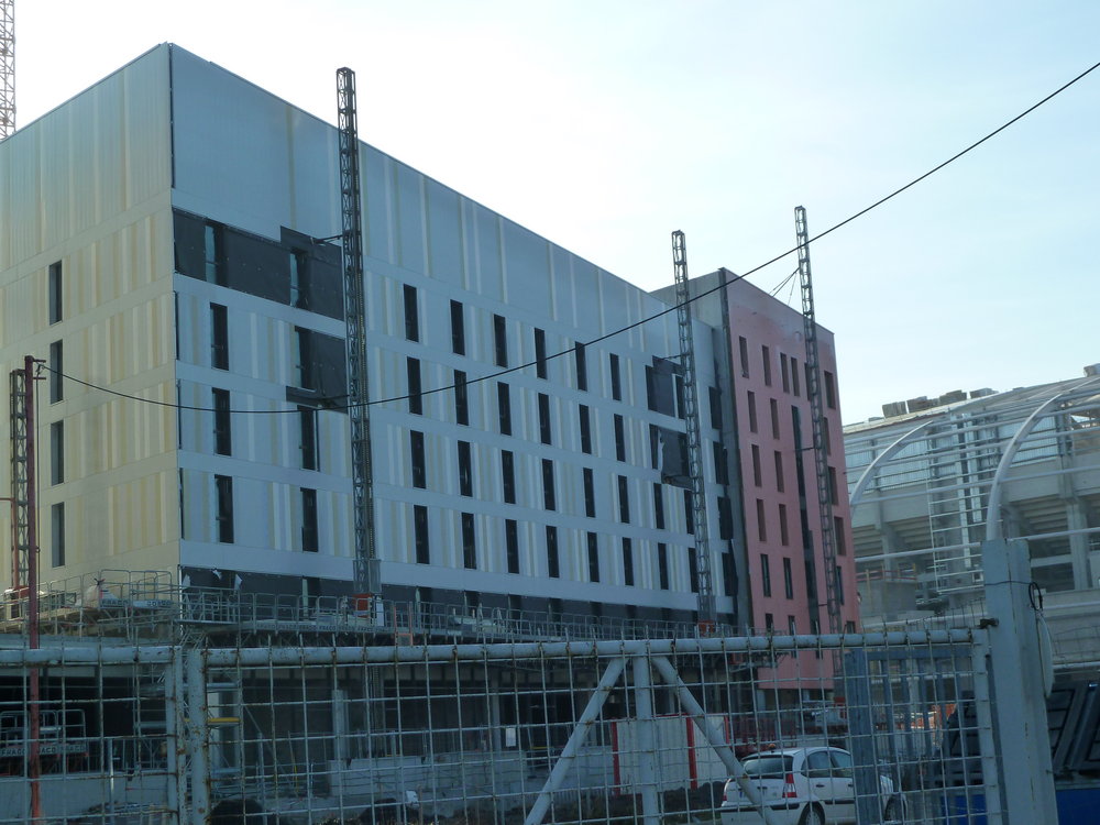 l'hotel avance super vite