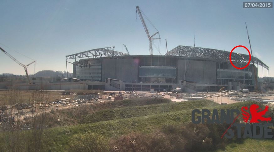 couverture stade des lumières.JPG