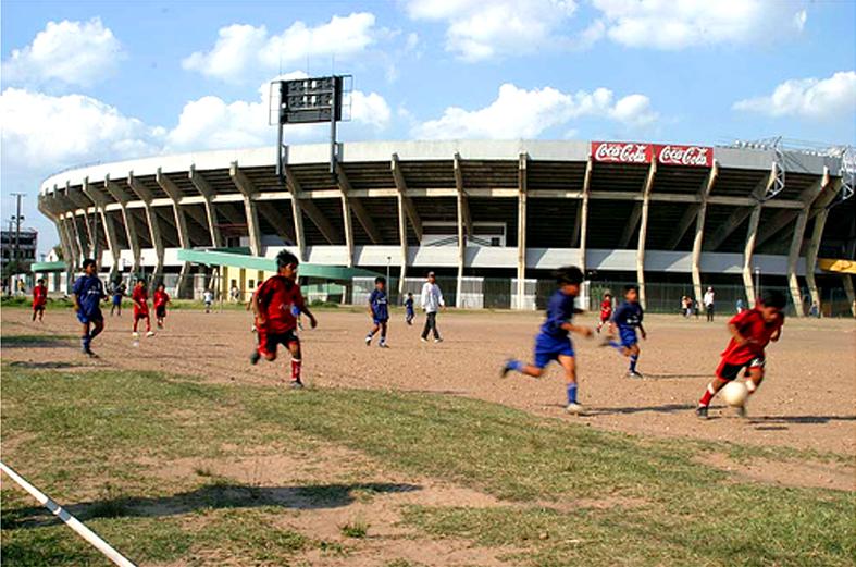 Estadio Ramon Tahuchi Aguilera_Santa Cruz4.jpg