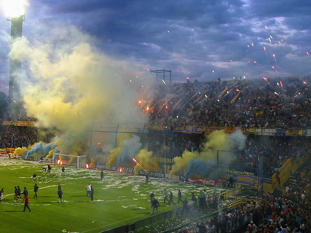 Hinchada de Rosario Central 3.jpg