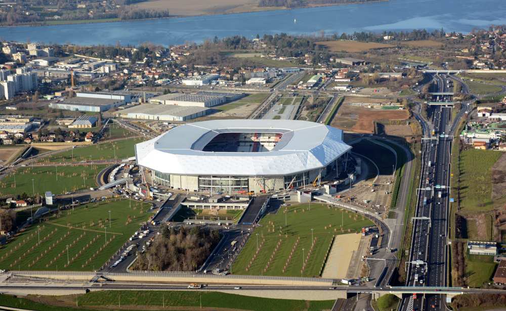 1190458_lolympique-lyonnais-inaugure-le-dernier-grand-stade-de-leuro-2016-web-tete-021602872249.jpg