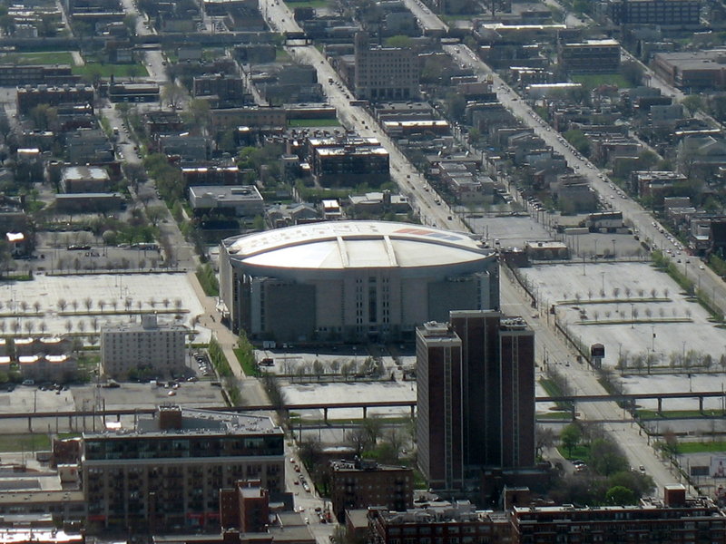 United_Center,_Chicago.jpg