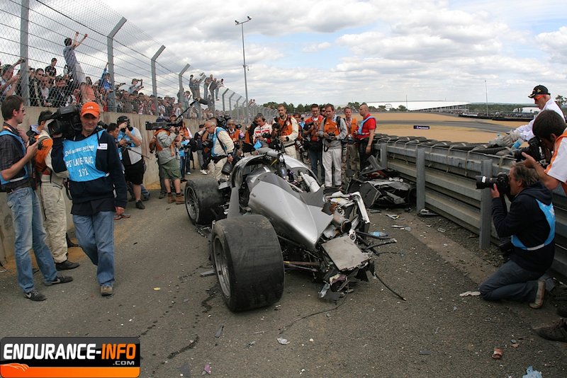 J5-JulieSueur_LeMans2011_Crash_08.jpg